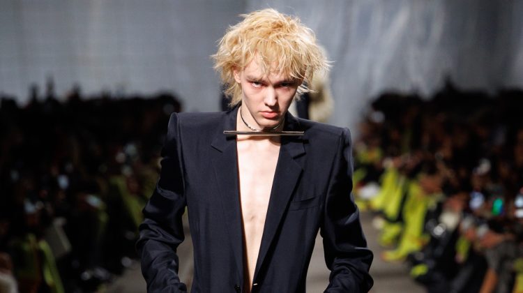 Alexander McQueen Fall 2024: At a Crossroads
