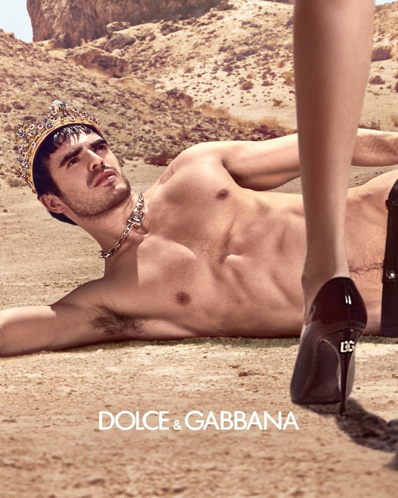 A shirtless Diego Villarreal stars in the new K by Dolce & Gabbana Eau de Parfum Intense advertisement.