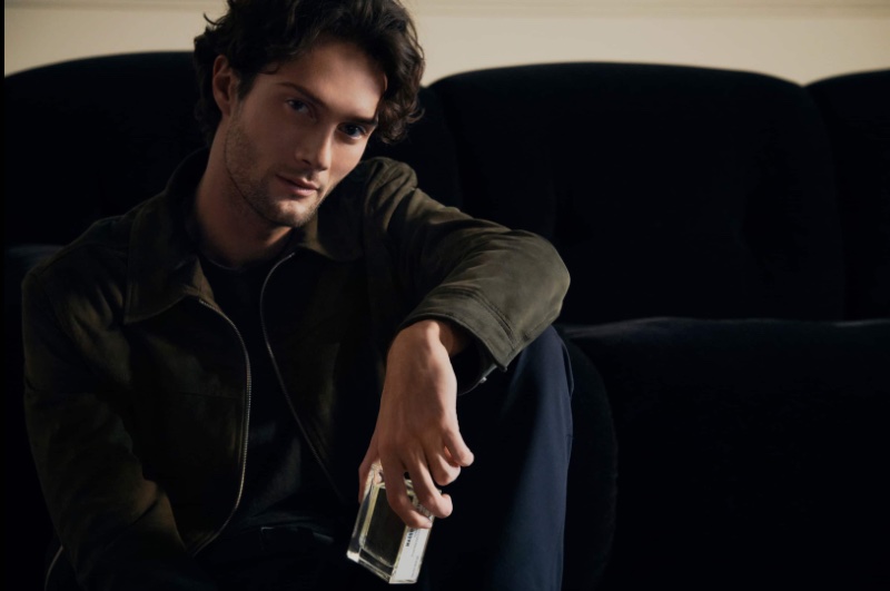 British actor Oli Green fronts the Massimo Dutti 1985 fragrance advertisement.