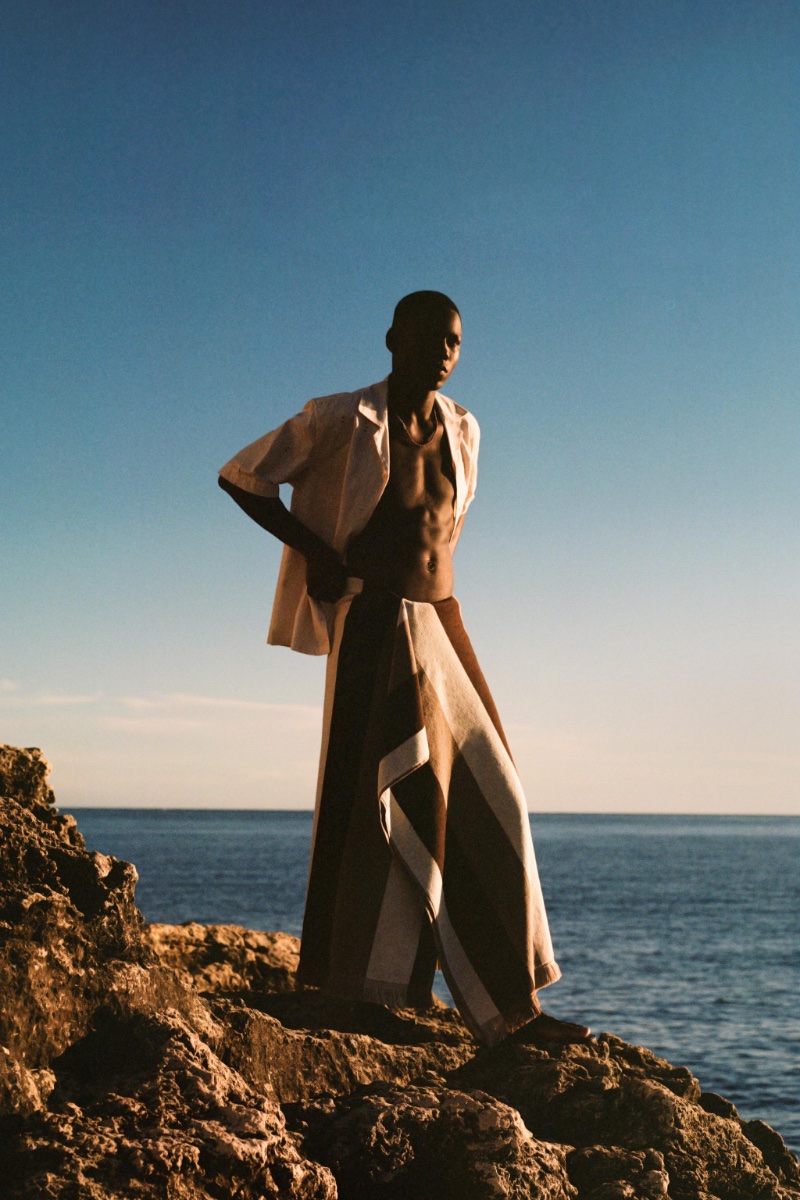 Cheikh Dia wears a linen shirt from Zara's beachwear collection.