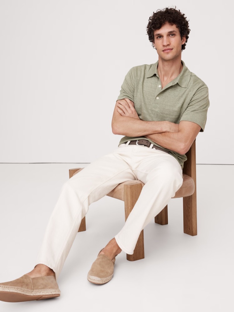 A polo fit offers an easygoing take on casual high school graduation outfits for guys. » What to Wear to Graduation for Men: 2025 Outfit Ideas A polo fit offers an easygoing take on casual high school graduation outfits for guys.
