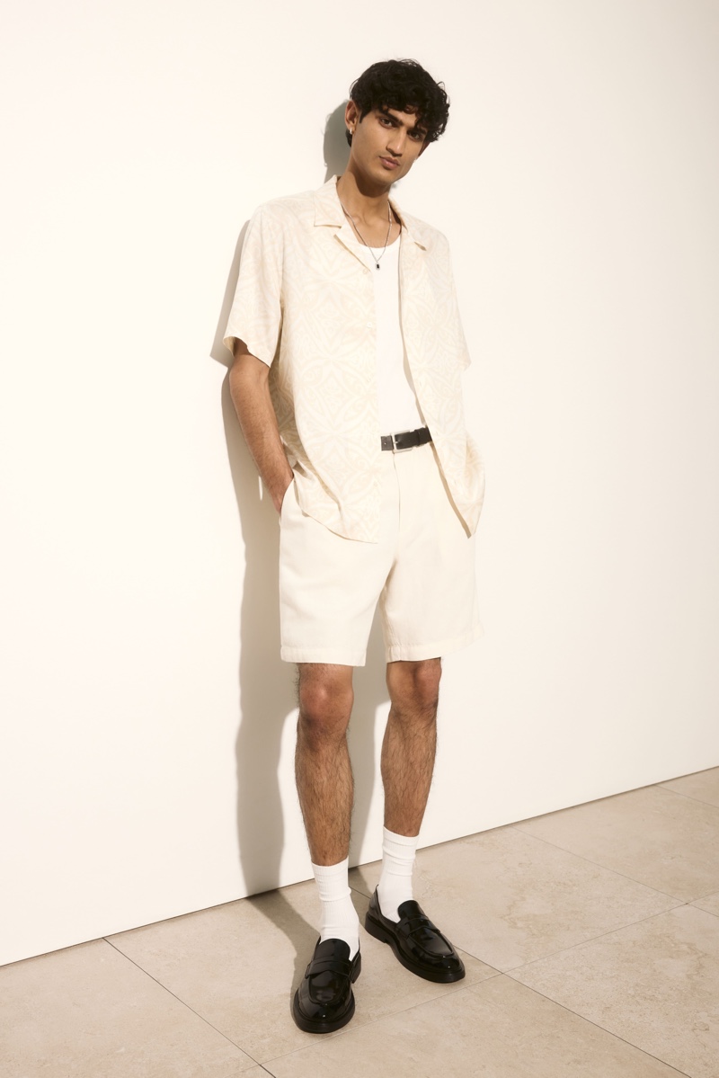 Monochromatic style reigns as Neeraj Saini dons an H&M shorts outfit.