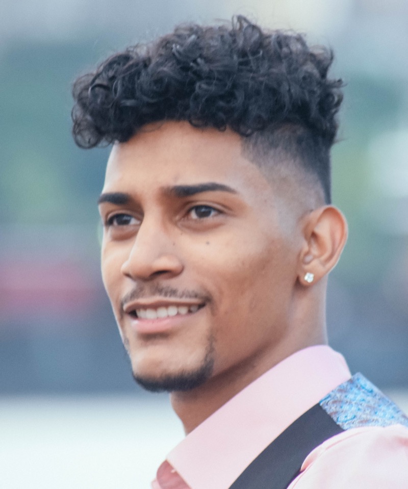 curly top mid skin fade » 28 Mid Fade Haircuts for Men: Perfect Hairstyles for 2025 curly top mid skin fade