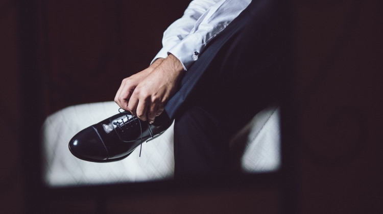 How Should Shoes Fit for Men? From Size Charts to Width