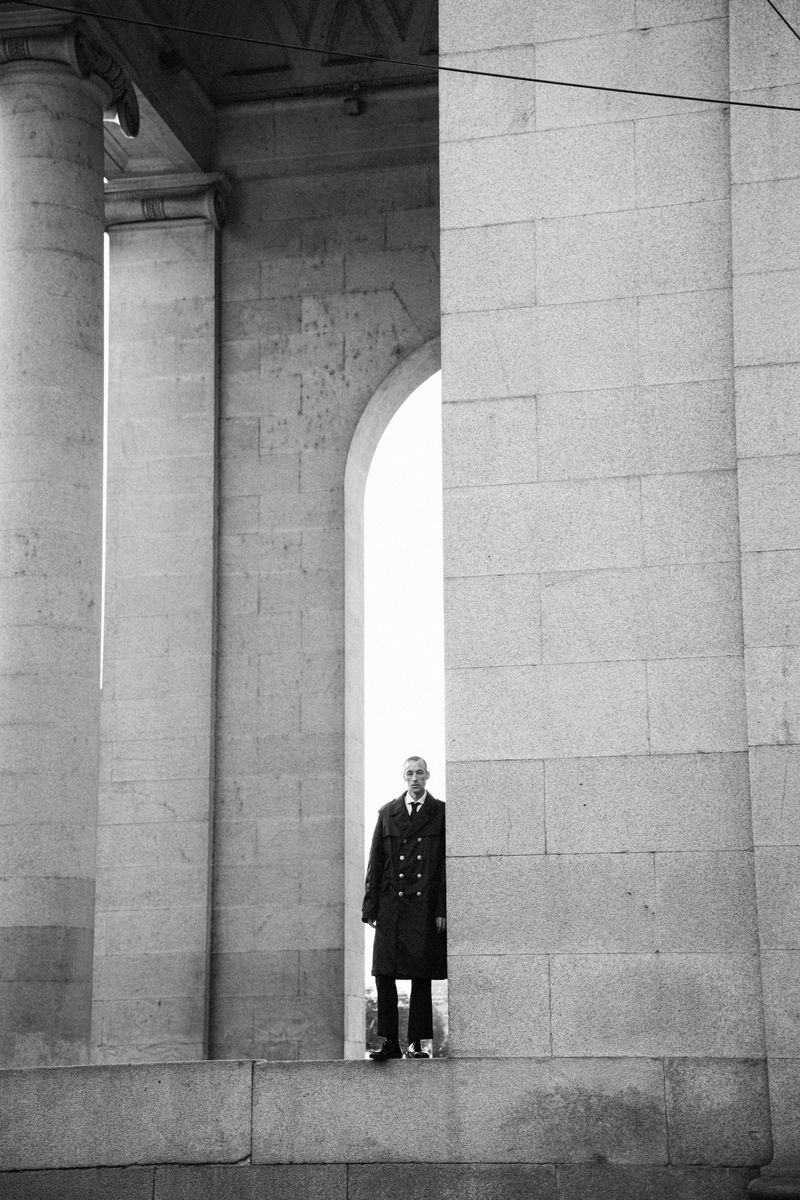 » Joel Frampton Brings Sartorial Drama to GQ Portugal Joel Frampton GQ Portugal 011
