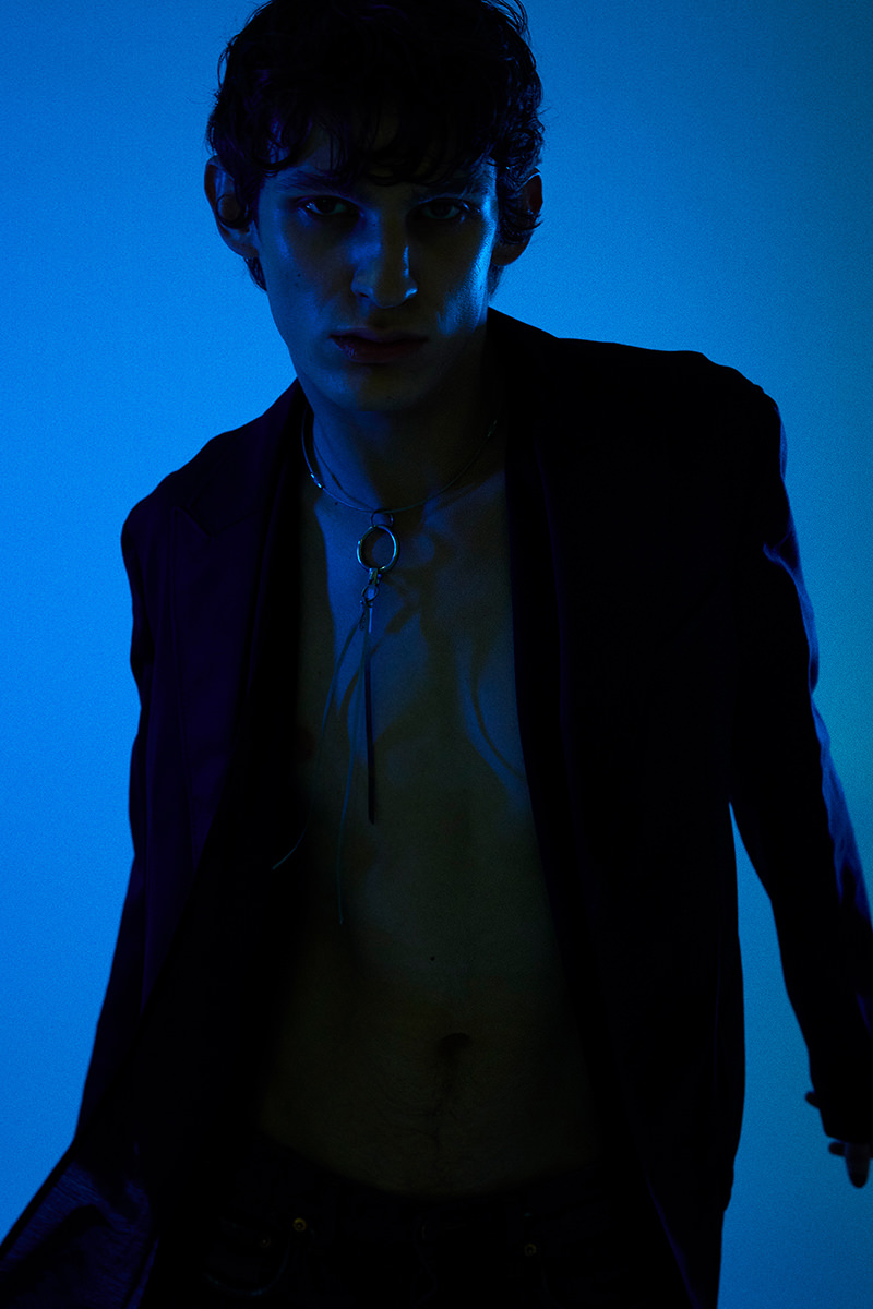 » Exclusive: Konrad Embraces a Study in Black Konrad 008