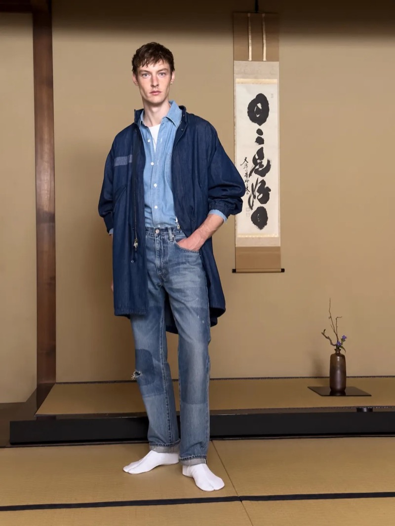Denim on denim reigns with the Levi's Blue Tab fishtail parka and 505 regular-fit selvedge denim jeans. » Levi’s Blue Tab Debuts with Craft, Cut & Character Denim on denim reigns with the Levi's Blue Tab fishtail parka and 505 regular-fit selvedge denim jeans.
