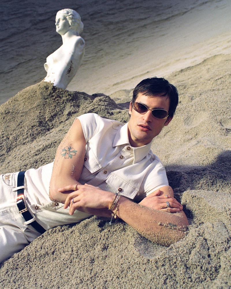 » Versace La Vacanza Claims Summer 2025 with Bold Vision Parker Van Noord for Versace La Vacanza 001