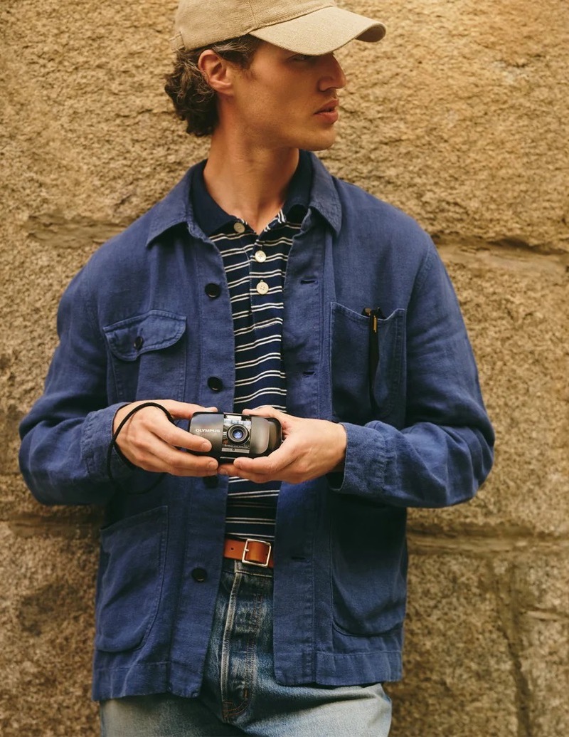 Alex Mill charms with its garment dyed work jacket in linen. » Alex Mill Lightens Up for Summer 2025 in Madrid Alex Mill charms with its garment dyed work jacket in linen.