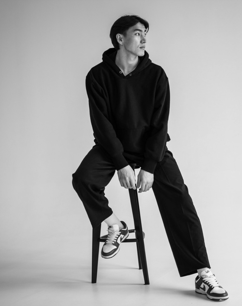 black hoodie outfit nike sneakers men » 8 Black Hoodie Outfits Men Should Keep on Repeat black hoodie outfit nike sneakers men