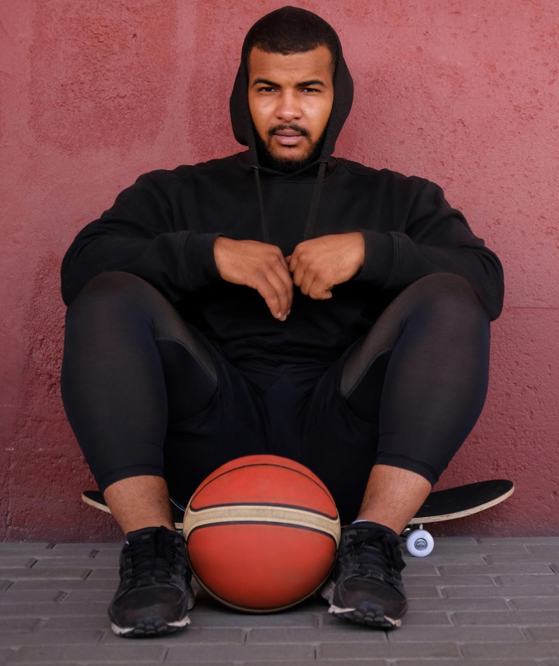 black hoodie shorts leggings outfit » 8 Black Hoodie Outfits Men Should Keep on Repeat black hoodie shorts leggings outfit