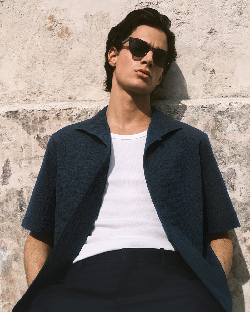 Noah Herbst takes to Mexico with COS for summer 2025. » COS Takes on Mexico with Summer City Looks Noah Herbst takes to Mexico with COS for summer 2025.