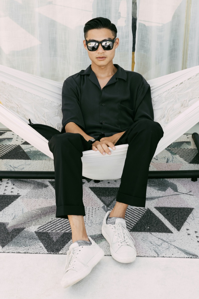 black dress shirt trousers white sneakers outfit men » What to Wear in NYC: A Traveler’s Guide to Getting It Right black dress shirt trousers white sneakers outfit men