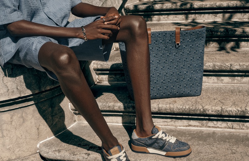 Fendi spotlights its monogram accessories for summer 2025. » Fendi Summer 2025 Revisits Histoire d’Eau with Roman Flair Fendi spotlights its monogram accessories for summer 2025.