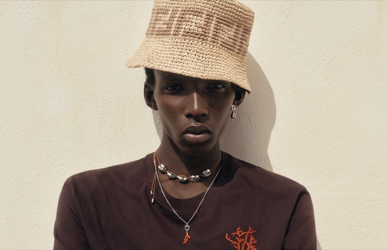 Fendi's raffia hat makes quite the summer statement. » Fendi Summer 2025 Revisits Histoire d’Eau with Roman Flair Fendi's raffia hat makes quite the summer statement.