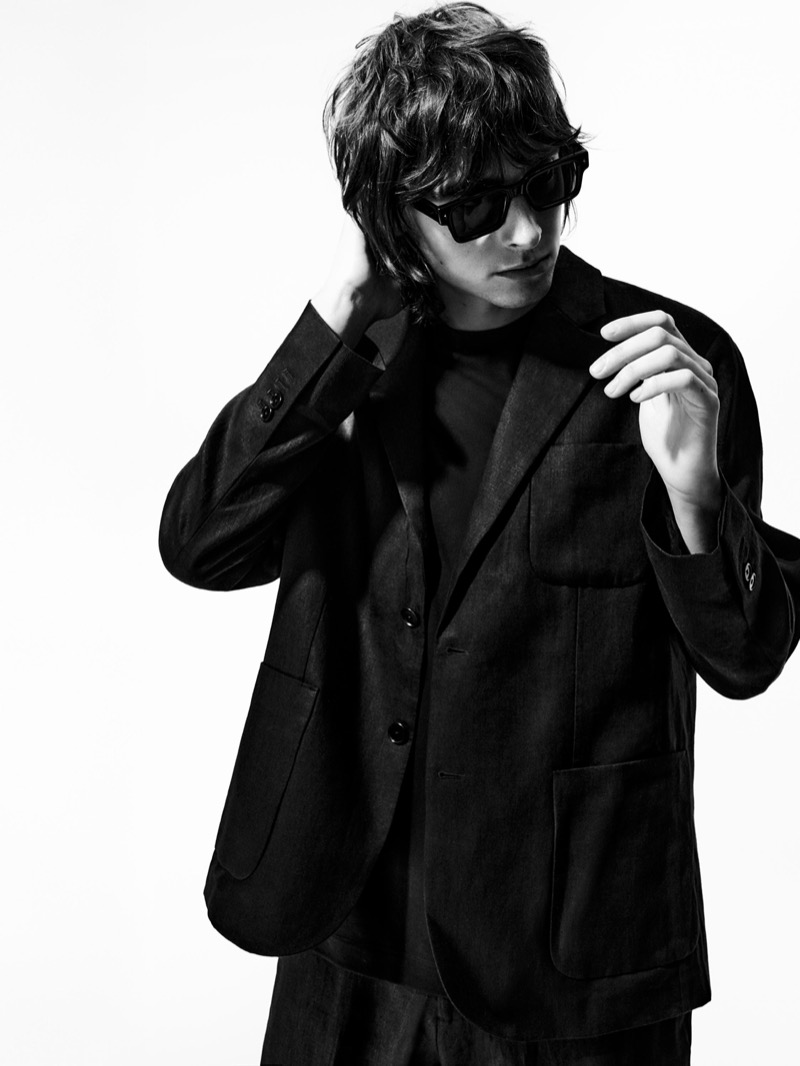 » Gene Gallagher Brings a London Cool to Massimo Dutti Gene Gallagher 2025 Massimo Dutti 011