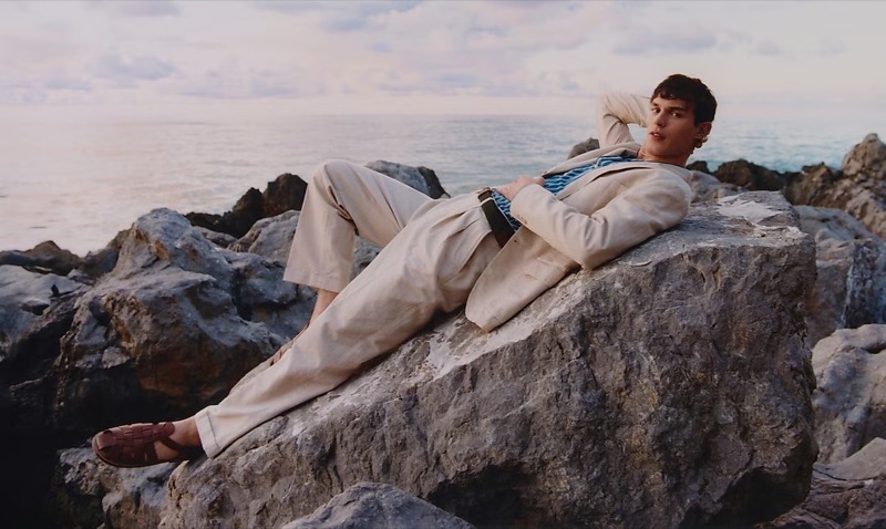For summer formal dressing, J.Crew proposes its Crosby classic-fit suit jacket and pants in a garment-dyed Italian cotton-linen blend. » J.Crew Finds Style in the Sun for Summer 2025 For summer formal dressing, J.Crew proposes its Crosby classic-fit suit jacket and pants in a garment-dyed Italian cotton-linen blend.