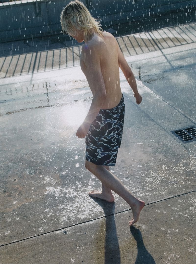 » Kenzo Champions Sun-Soaked High Summer Style Kenzo High Summer 2025 002