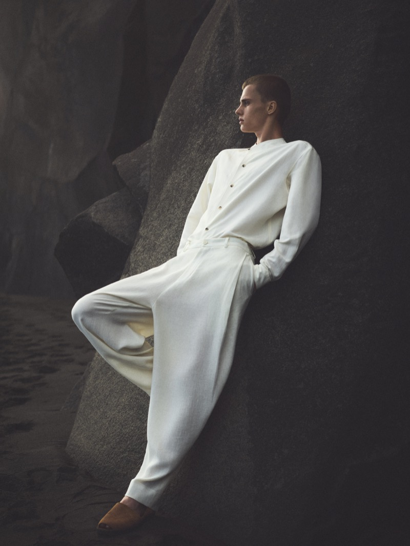 Elias Monstrey fronts the Loro Piana resort 2025 campaign. » Loro Piana Resort 2025 Offers a Measured Take on Summer Elias Monstrey fronts the Loro Piana resort 2025 campaign.