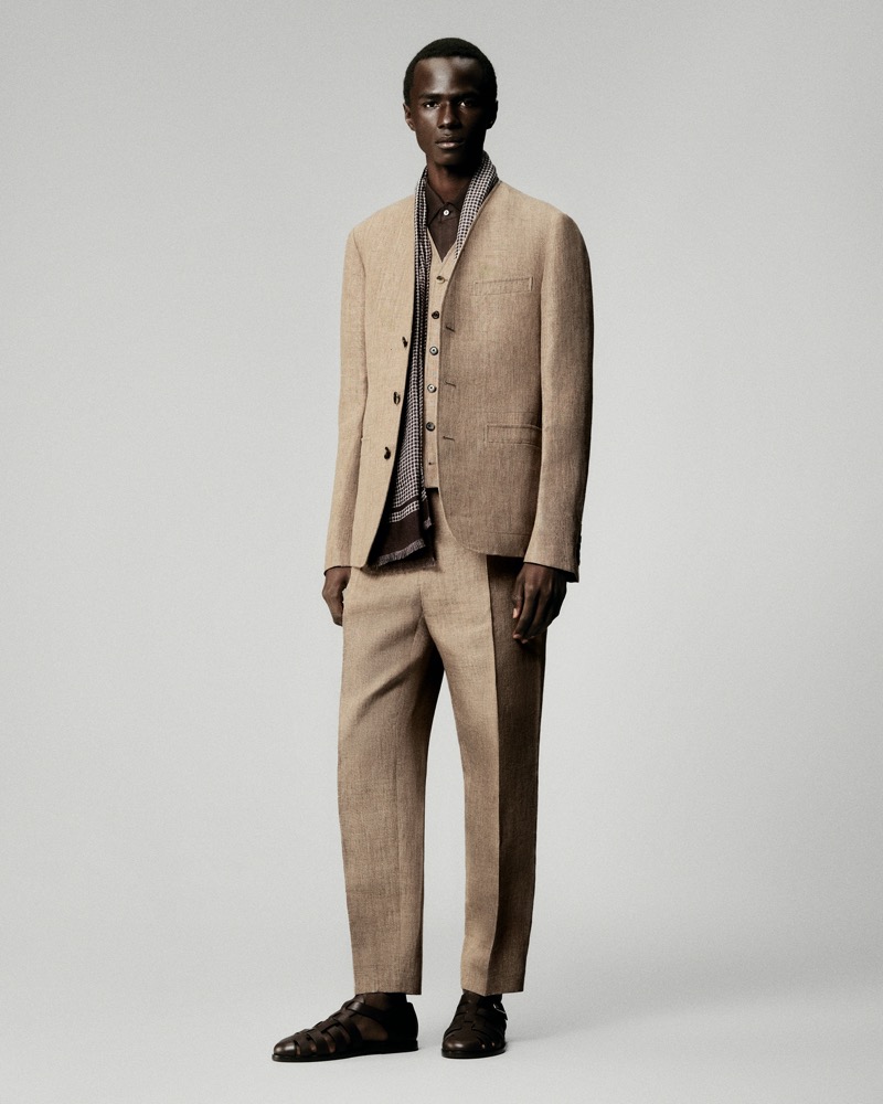 » Loro Piana Resort 2025 Offers a Measured Take on Summer Loro Piana Resort 2025 Lookbook 002