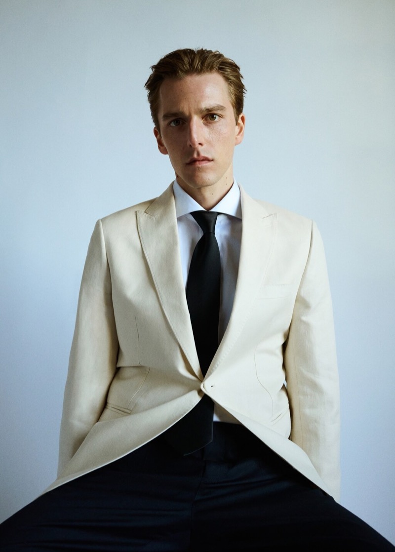 Quentin Demeester wears linen tailoring from Mango's spring-summer 2025 collection. » Mango’s Suits Drift Between Daylight & Ceremony Quentin Demeester wears linen tailoring from Mango's spring-summer 2025 collection.