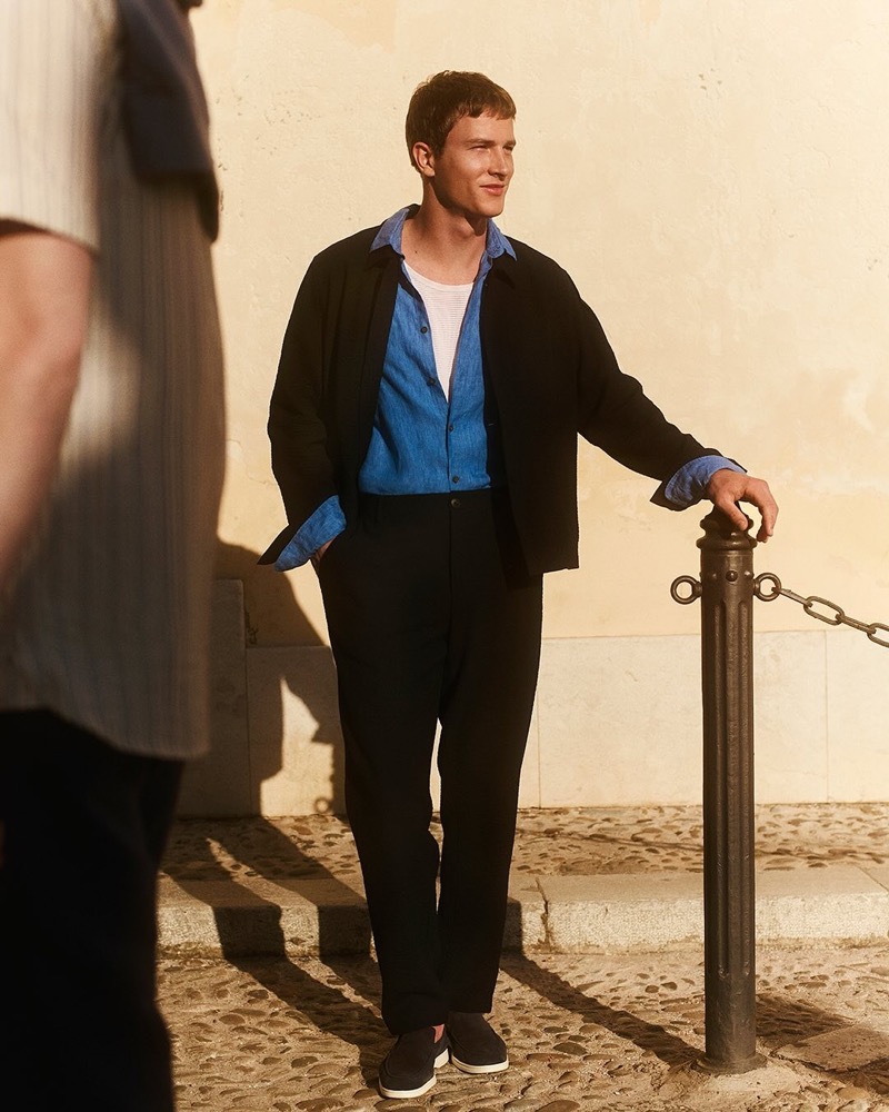 Light layers come together for Sunspel's high summer 2025 collection. » Sunspel Revisits 1950s Riviera for High Summer 2025 Light layers come together for Sunspel's high summer 2025 collection.
