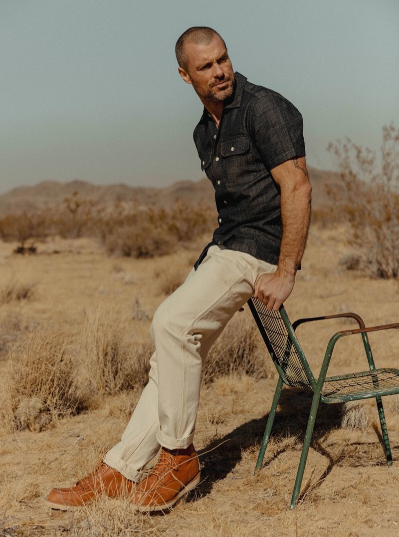 » Taylor Stitch Heads Into the Desert for Summer 2025 Taylor Stitch Summer 2025 004