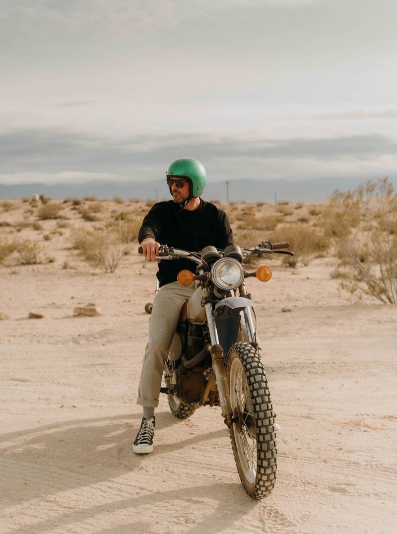 » Taylor Stitch Heads Into the Desert for Summer 2025 Taylor Stitch Summer 2025 008