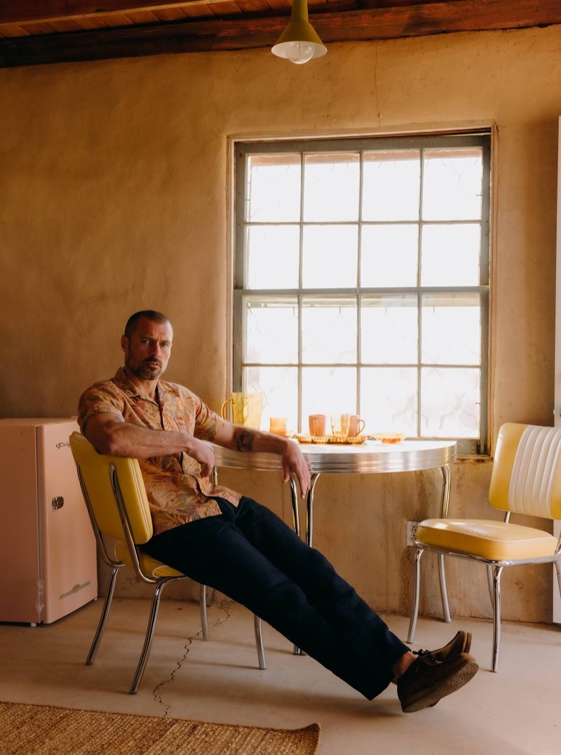 » Taylor Stitch Heads Into the Desert for Summer 2025 Taylor Stitch Summer 2025 010