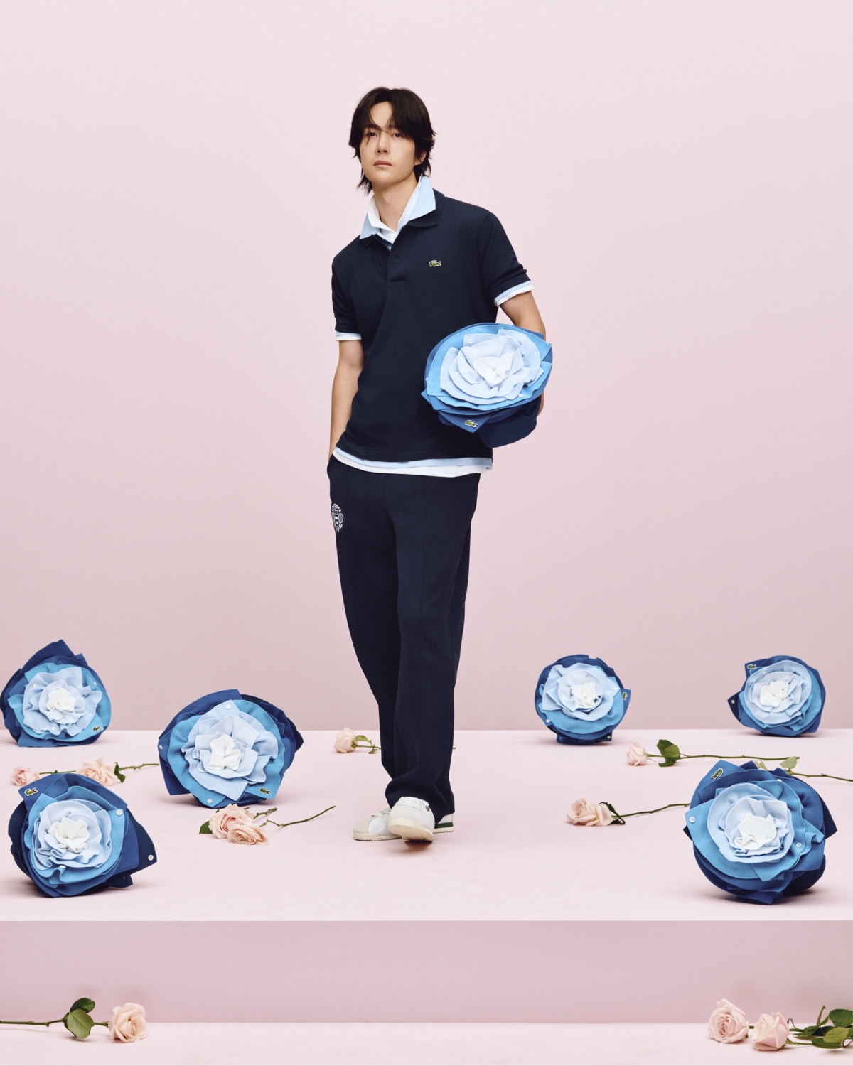 Wang Yibo appears in the Lacoste Play with Icons campaign. » Novak, Pierre & Yibo Return for Lacoste’s Play with Icons Ad Wang Yibo appears in the Lacoste Play with Icons campaign.