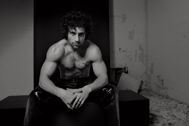 Aaron Taylor-Johnson stars in the Saint Laurent winter 2025 campaign. » Aaron Taylor-Johnson Rocks Leather for Saint Laurent Ad Aaron Taylor-Johnson stars in the Saint Laurent winter 2025 campaign.