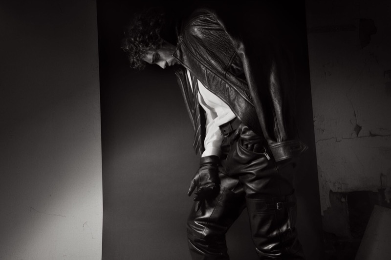 » Aaron Taylor-Johnson Rocks Leather for Saint Laurent Ad Aaron Taylor Johnson Saint Laurent Winter 2025 Campaign 002