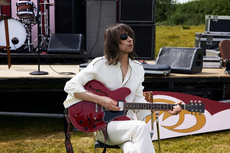 » Bobby Gillespie Joins Kate Moss for Zara Festival Campaign Bobby Gillespie Zara Festival Collection 2025 001