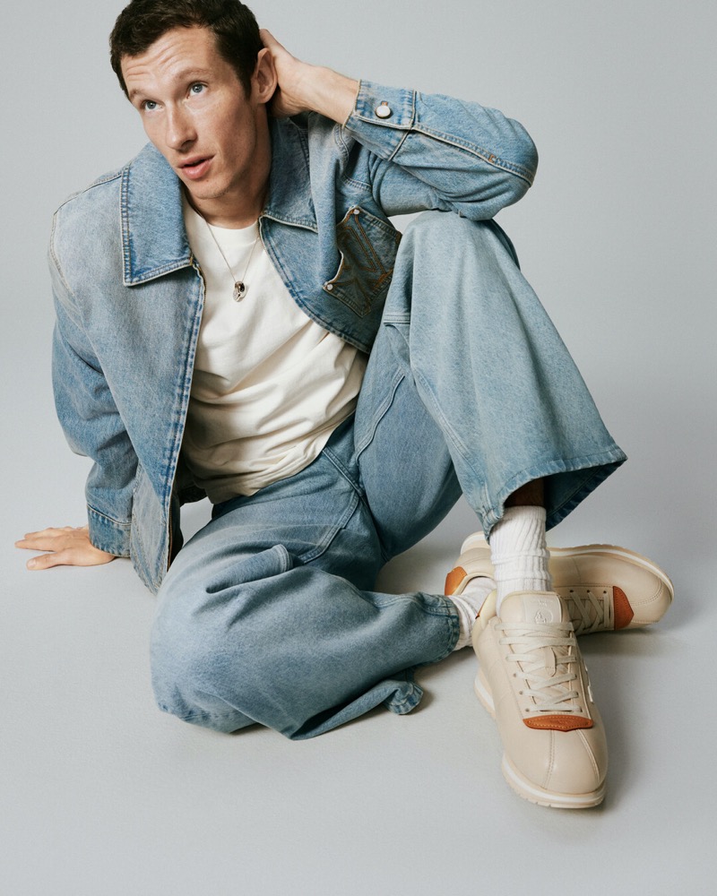 » Callum Turner Laces Up Louis Vuitton’s LV BUTTERSOFT Callum Turner Louis Vuitton LV BUTTERSOFT Campaign 2025 001