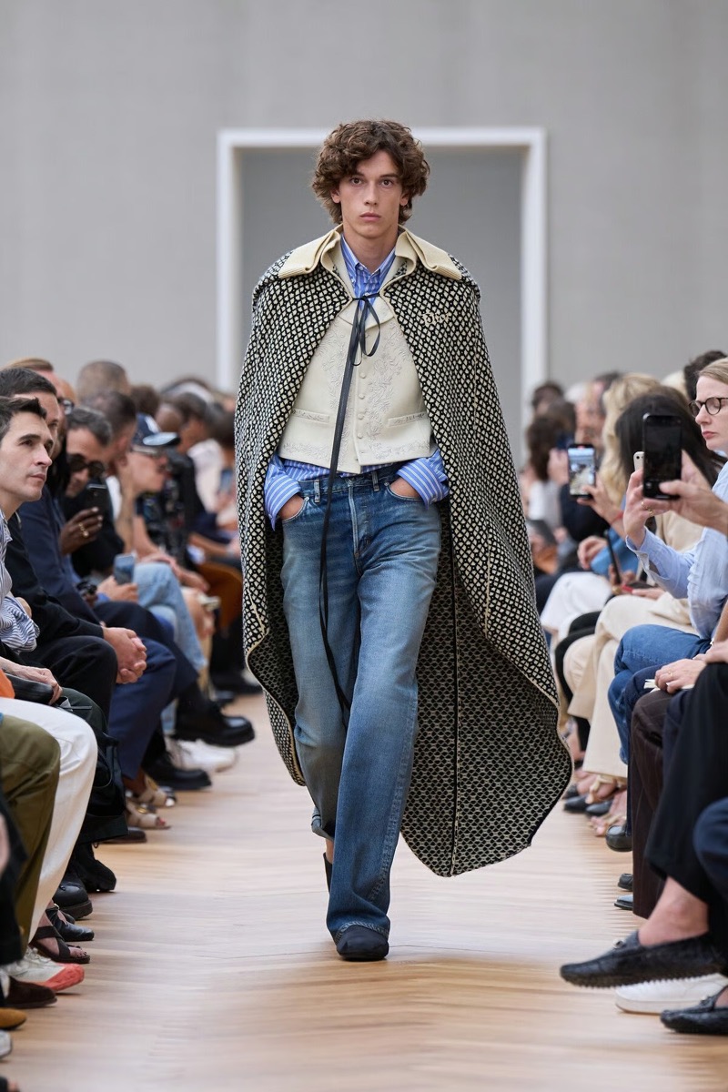 » With Dior Spring 2026, Anderson Gives Old Codes New Weight Dior Spring Summer 2026 008