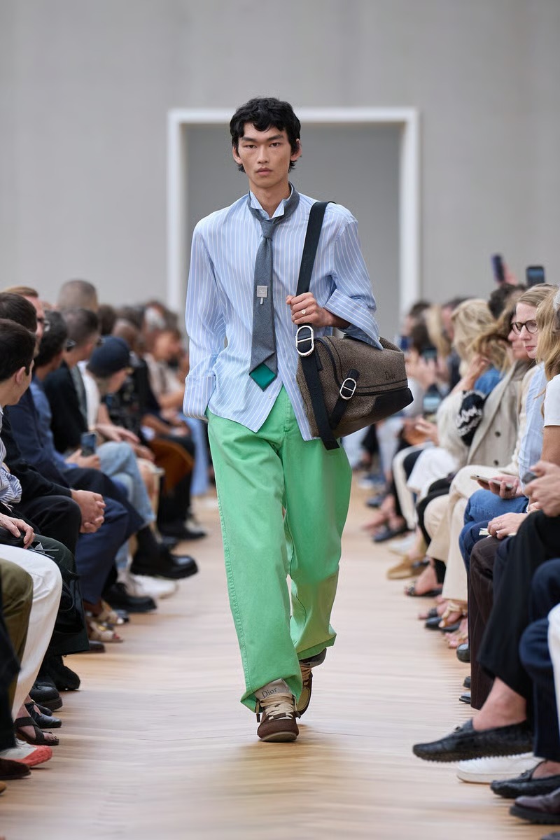 » With Dior Spring 2026, Anderson Gives Old Codes New Weight Dior Spring Summer 2026 009