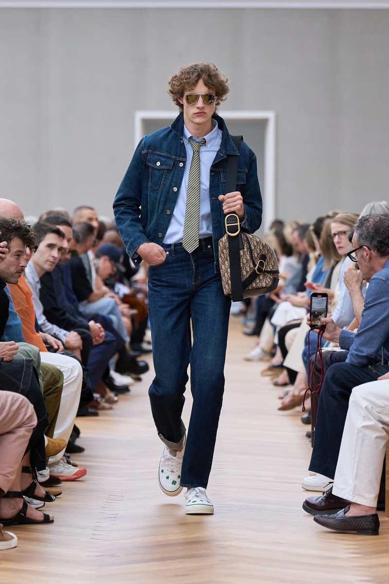 » With Dior Spring 2026, Anderson Gives Old Codes New Weight Dior Spring Summer 2026 031
