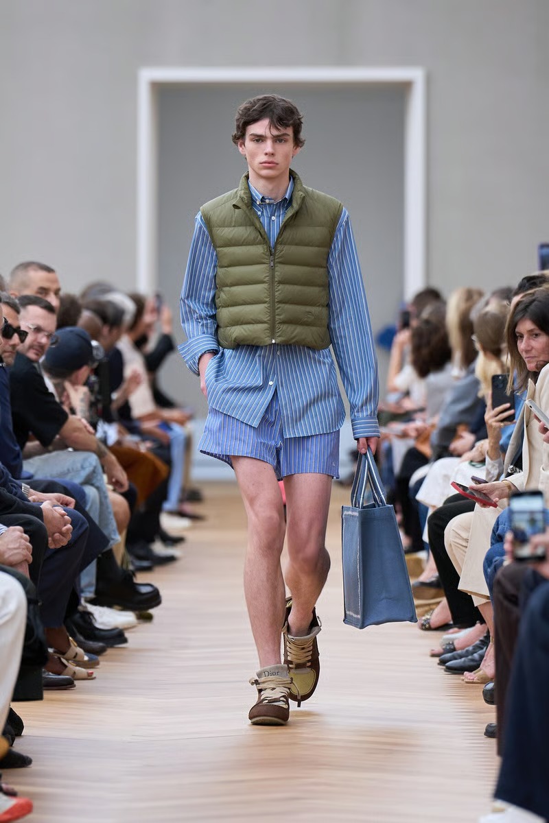 » With Dior Spring 2026, Anderson Gives Old Codes New Weight Dior Spring Summer 2026 035