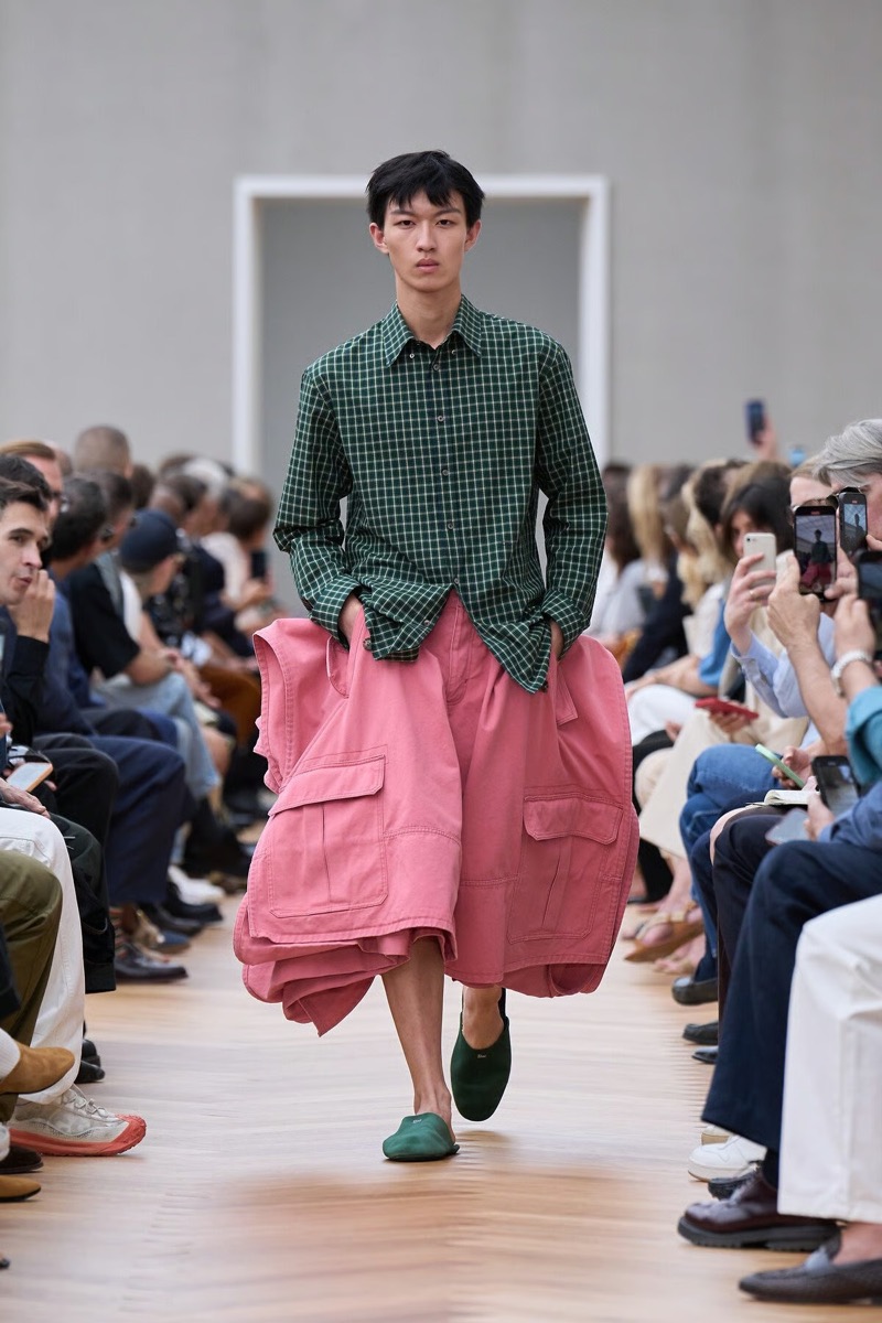» With Dior Spring 2026, Anderson Gives Old Codes New Weight Dior Spring Summer 2026 048