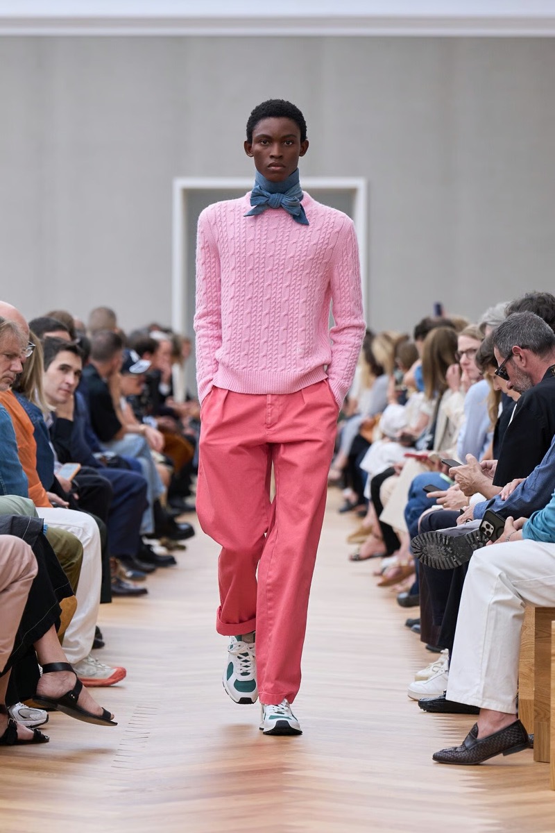 » With Dior Spring 2026, Anderson Gives Old Codes New Weight Dior Spring Summer 2026 051