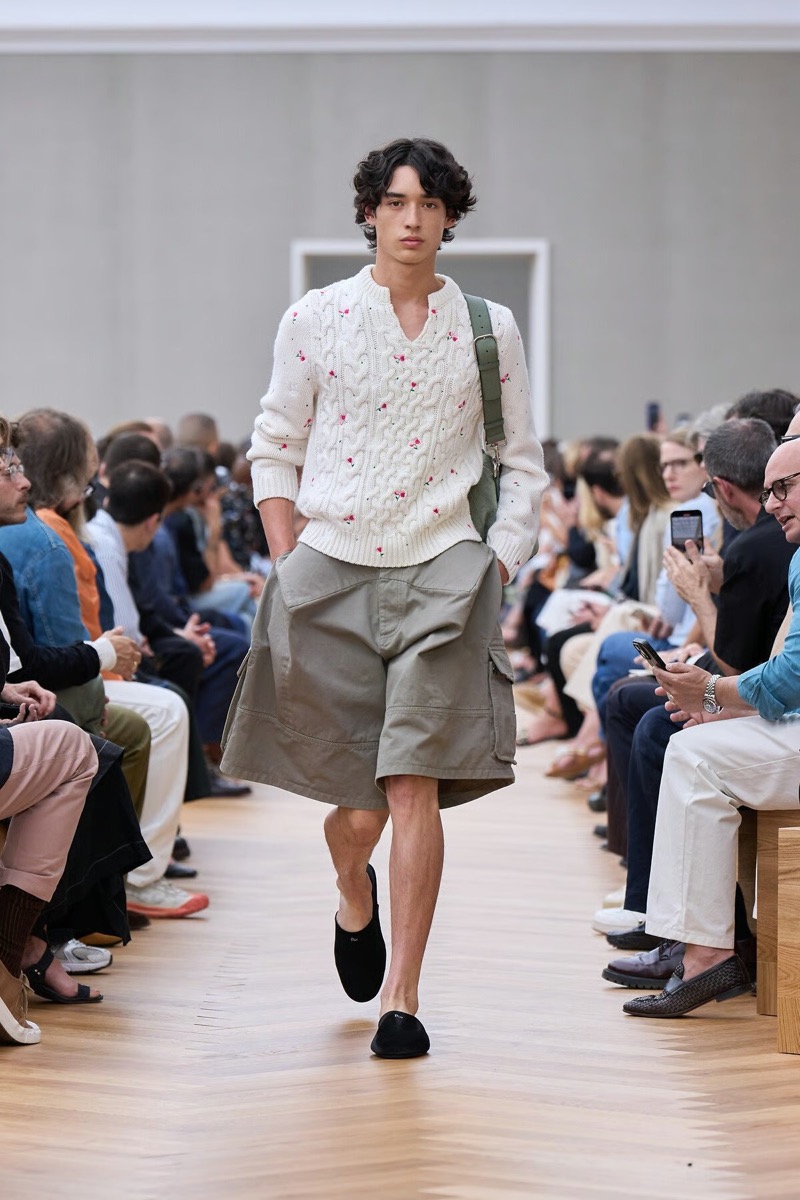 » With Dior Spring 2026, Anderson Gives Old Codes New Weight Dior Spring Summer 2026 059