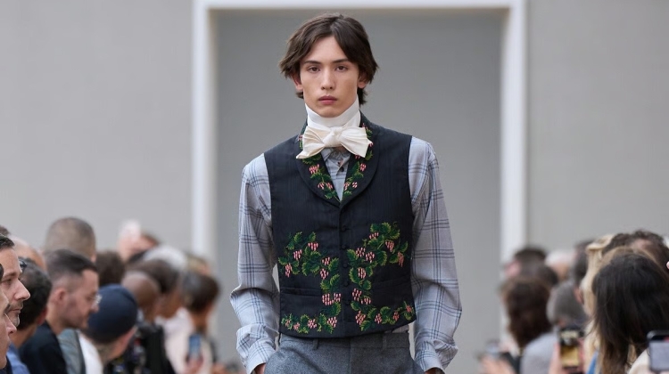 With Dior Spring 2026, Anderson Gives Old Codes New Weight