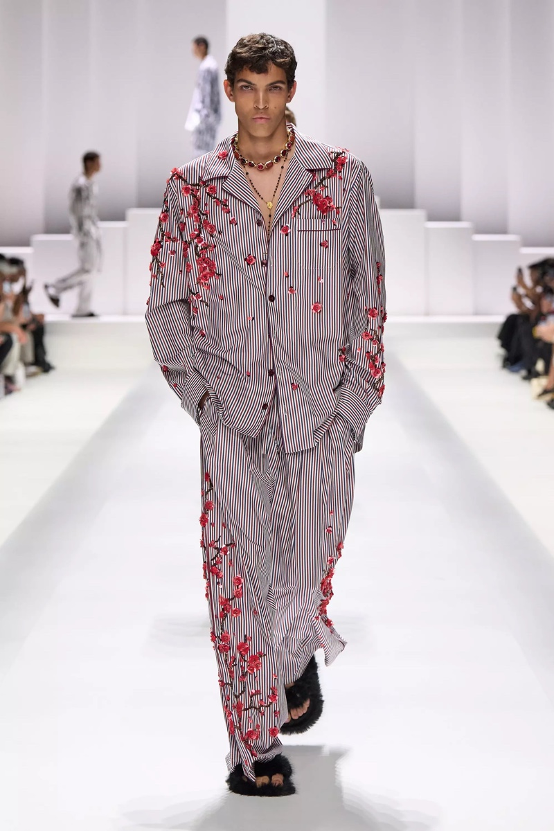 » Dolce & Gabbana Spring 2026 Introduces the Pyjama Boys Dolce Gabbana Spring Summer 2026 065
