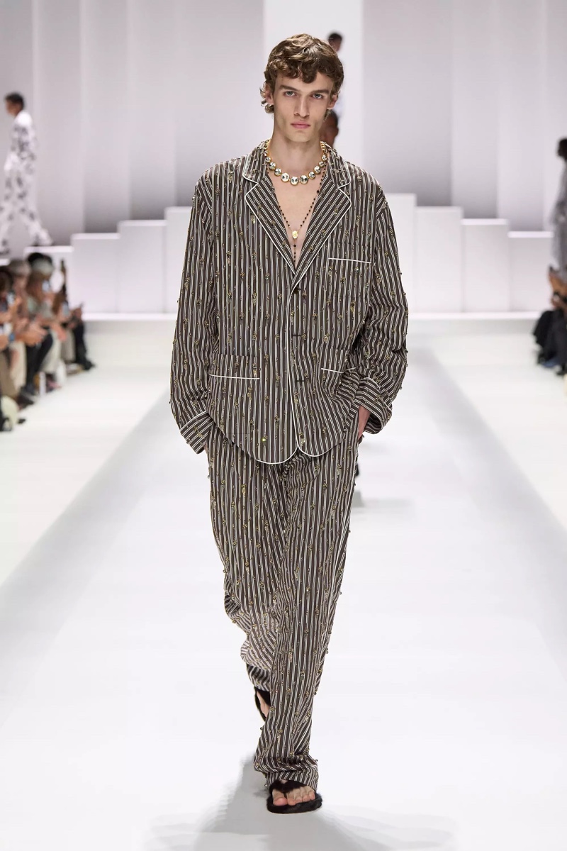 » Dolce & Gabbana Spring 2026 Introduces the Pyjama Boys Dolce Gabbana Spring Summer 2026 068