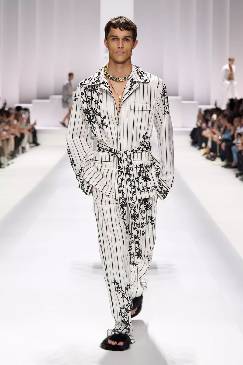 » Dolce & Gabbana Spring 2026 Introduces the Pyjama Boys Dolce Gabbana Spring Summer 2026 071