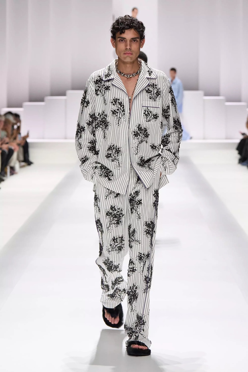 » Dolce & Gabbana Spring 2026 Introduces the Pyjama Boys Dolce Gabbana Spring Summer 2026 075