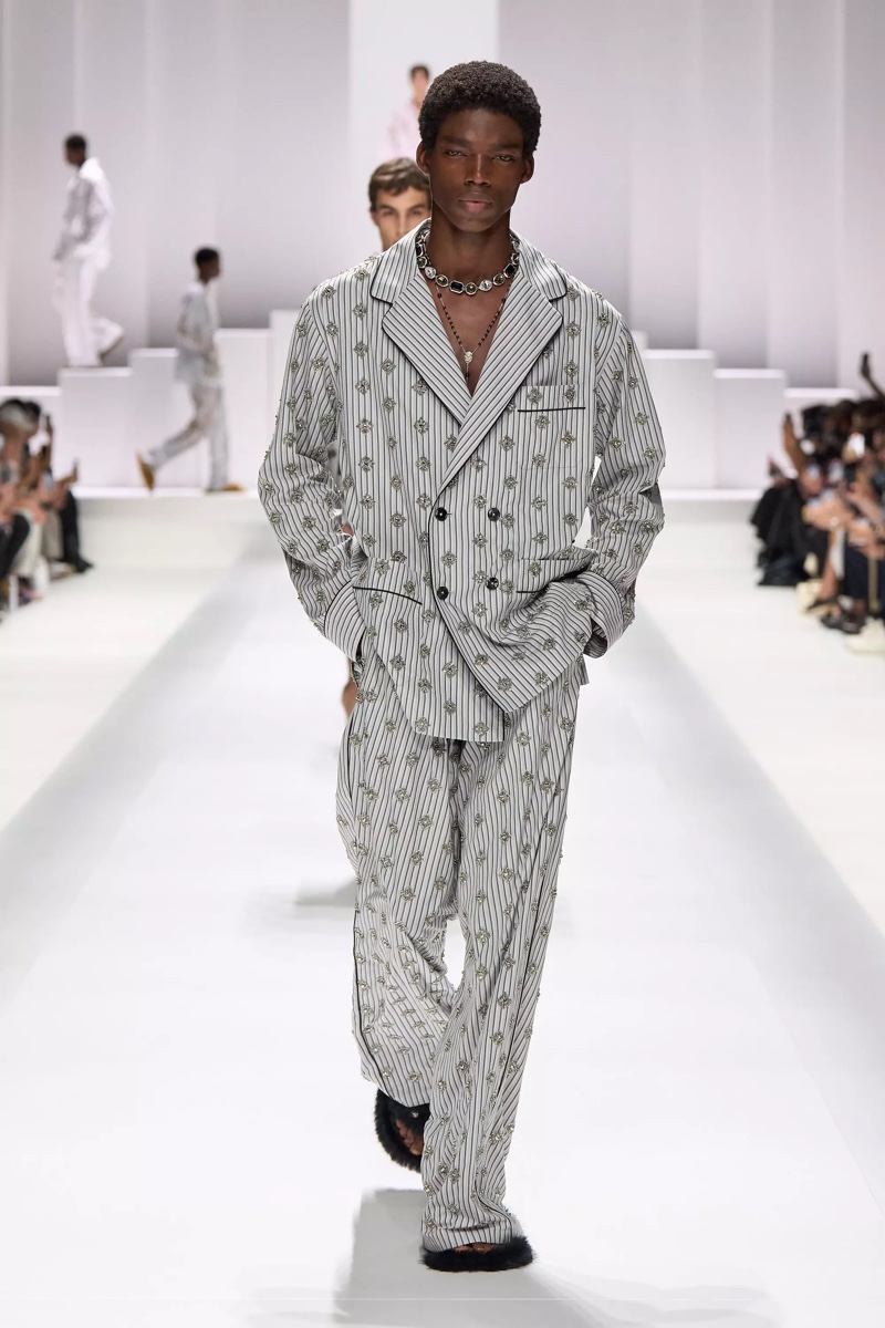 » Dolce & Gabbana Spring 2026 Introduces the Pyjama Boys Dolce Gabbana Spring Summer 2026 076
