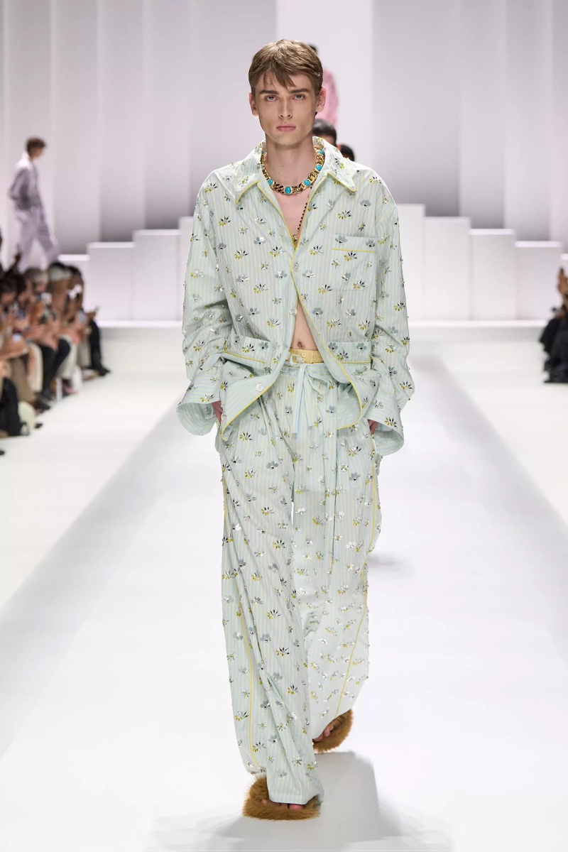 » Dolce & Gabbana Spring 2026 Introduces the Pyjama Boys Dolce Gabbana Spring Summer 2026 079
