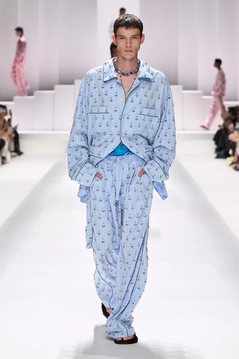 » Dolce & Gabbana Spring 2026 Introduces the Pyjama Boys Dolce Gabbana Spring Summer 2026 080