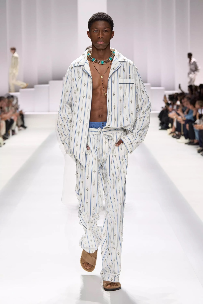 » Dolce & Gabbana Spring 2026 Introduces the Pyjama Boys Dolce Gabbana Spring Summer 2026 083